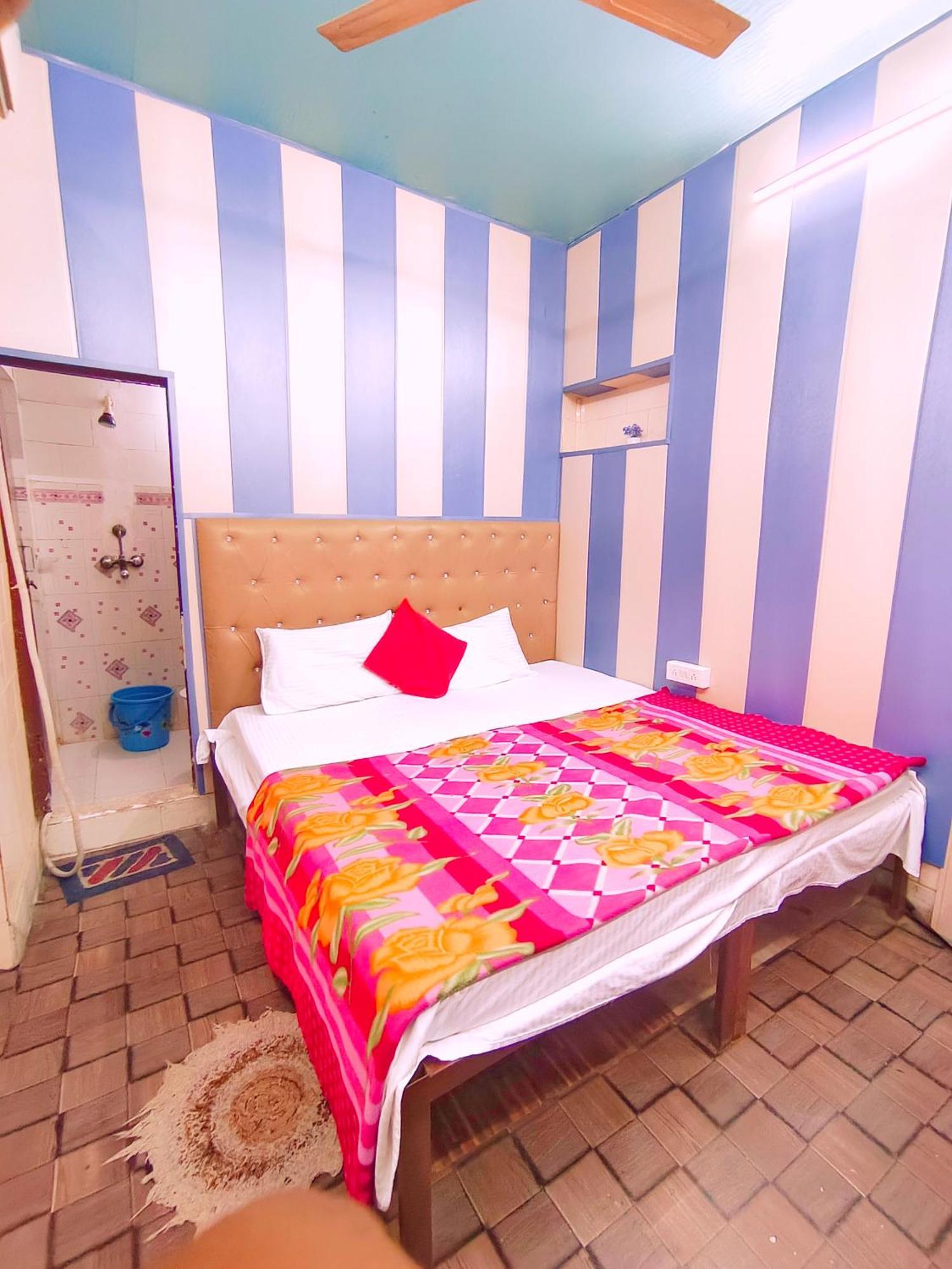 Hotel India Inn Walking Distance From Taj Mahal-- Rooftop Taj Mahal View Agra  Bagian luar foto