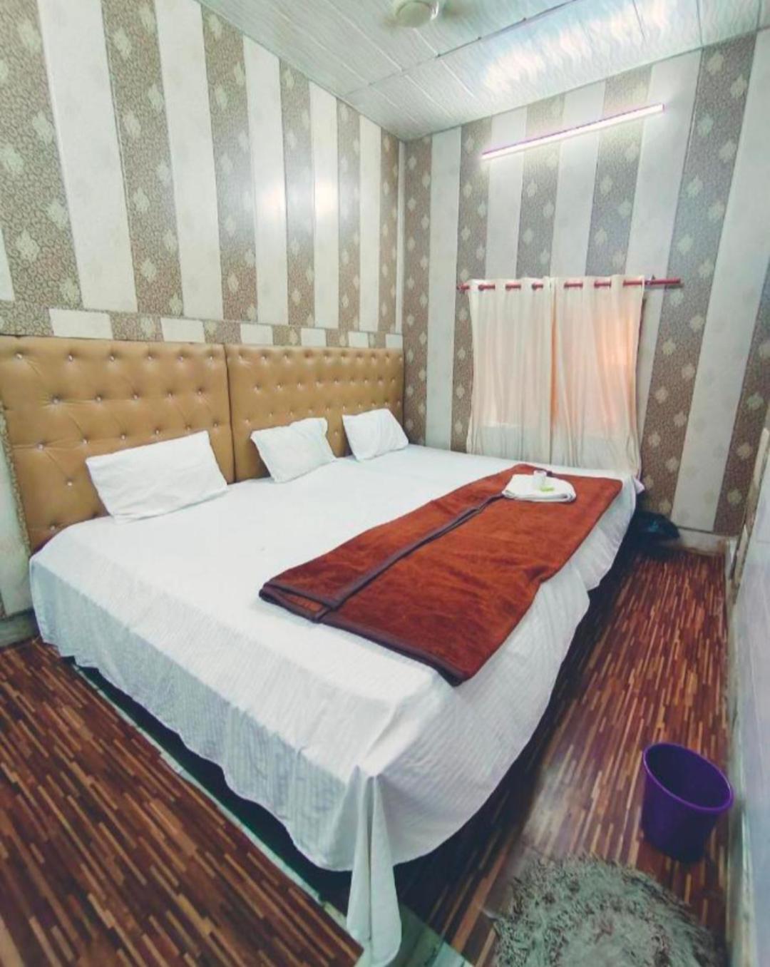 Hotel India Inn Walking Distance From Taj Mahal-- Rooftop Taj Mahal View Agra  Bagian luar foto