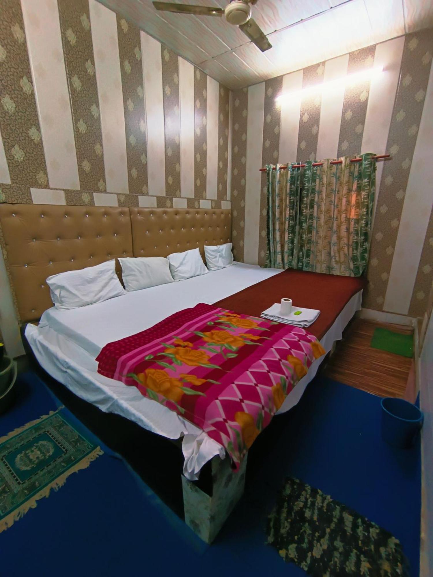 Hotel India Inn Walking Distance From Taj Mahal-- Rooftop Taj Mahal View Agra  Bagian luar foto