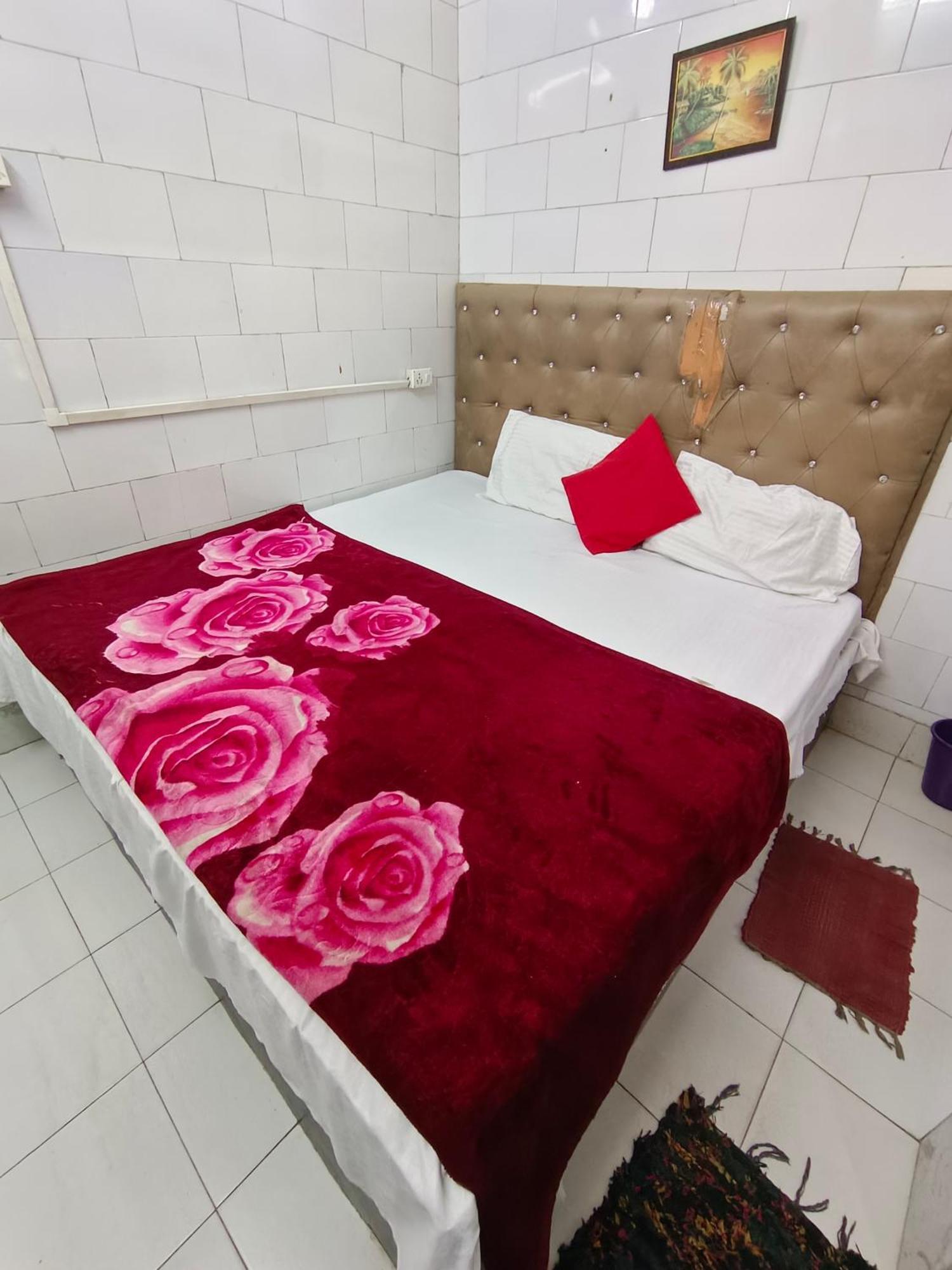 Hotel India Inn Walking Distance From Taj Mahal-- Rooftop Taj Mahal View Agra  Bagian luar foto