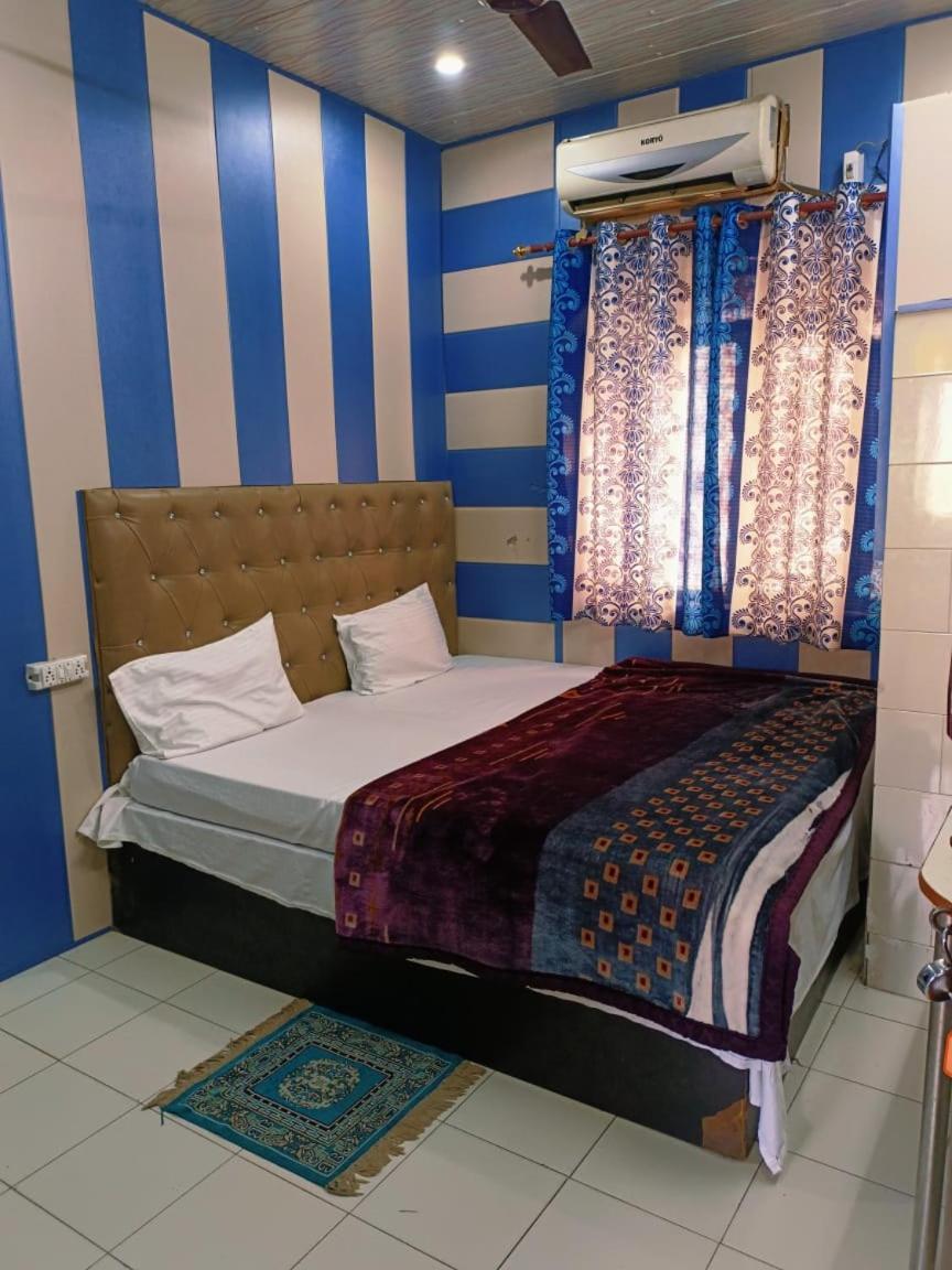 Hotel India Inn Walking Distance From Taj Mahal-- Rooftop Taj Mahal View Agra  Bagian luar foto