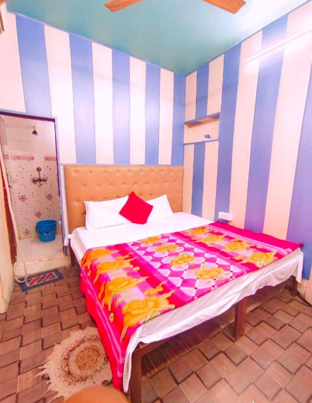 Hotel India Inn Walking Distance From Taj Mahal-- Rooftop Taj Mahal View Agra  Bagian luar foto