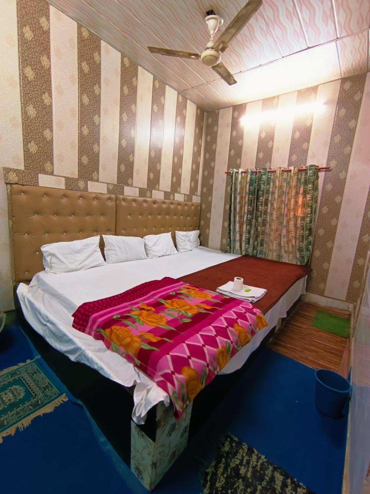 Hotel India Inn Walking Distance From Taj Mahal-- Rooftop Taj Mahal View Agra  Bagian luar foto